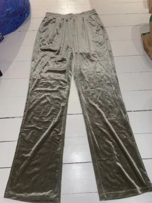 Gröna mjukisbyxor  - Gröna mjukisbyxor