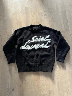 Yves saint laurent knit - Svart/vit. Storlek S