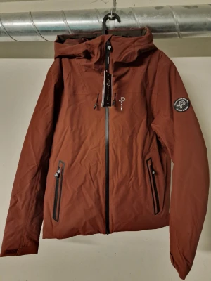 Ny Pelle P jacka Herr - Säljer min Pelle P ardor jacket mesa red storlek Medium som jag fick i julklapp nypris 3600kr