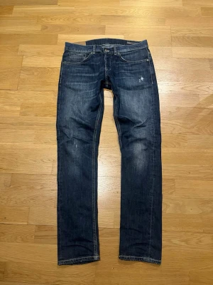 Dondup jeans - George || 32/32 med fabrik slitningar 
