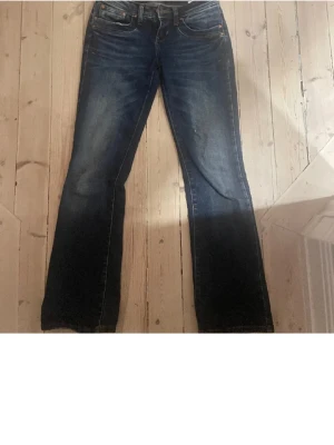 Ltb valerie jeans  - Jätte fina ltb valerie jeans i 25x30, skriv vid funderingar eller prisförslag. 
