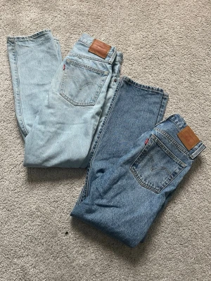 Levis jeans 501 - Säljer nu ett par gamla Levis 501or som inte passar längre. Jeansen är i storlek W26 L30. Kan sälja dem tillsammans för 100Kr eller separat för 75kr st. Hör av dig vid frågor! 