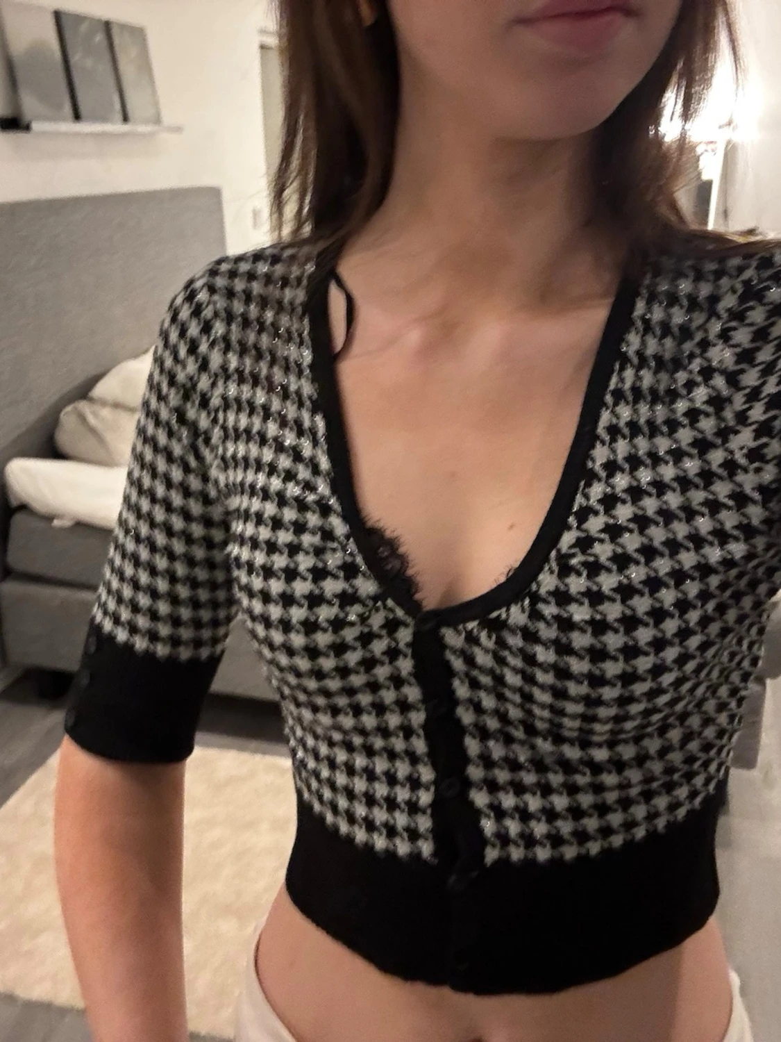 Kort svartvit kofta med hundtandsmönster - 2