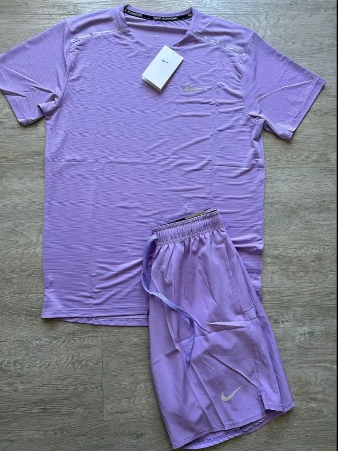 Lila träningsset från Nike