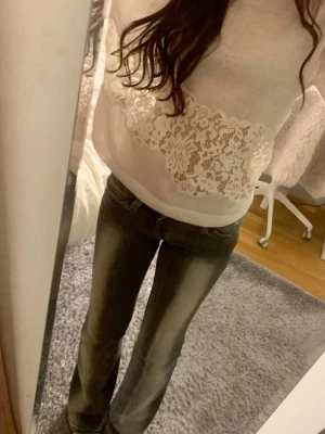 Kvarg jeans - Säljer dessa kvarg jeans ifrån weekday då jag vuxit ur dom