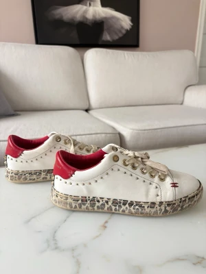 Kurt Geiger sneakers - skitcoola Kurt Geiger sneakers som är köpta i London