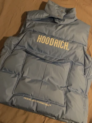 Blå dunväst från Hoodrich - Hoodrich väst