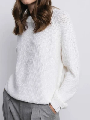 Merino wool sweater - 100% extra fine merino wool sweater in a beautiful honeycomb knit. Sott, warm and breathable. Classic white colour - perfect for autumn and winter layering. Size S (EU 36). Very good condition. Made in Lithuania.