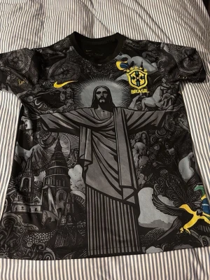  Brasil svart grafisk fotbollströja - Snygg svart fotbollströja 