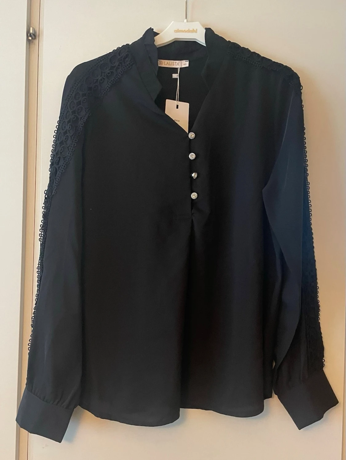 *NY*Svart finblus med spets från LaLista i stl 40, Presenttips