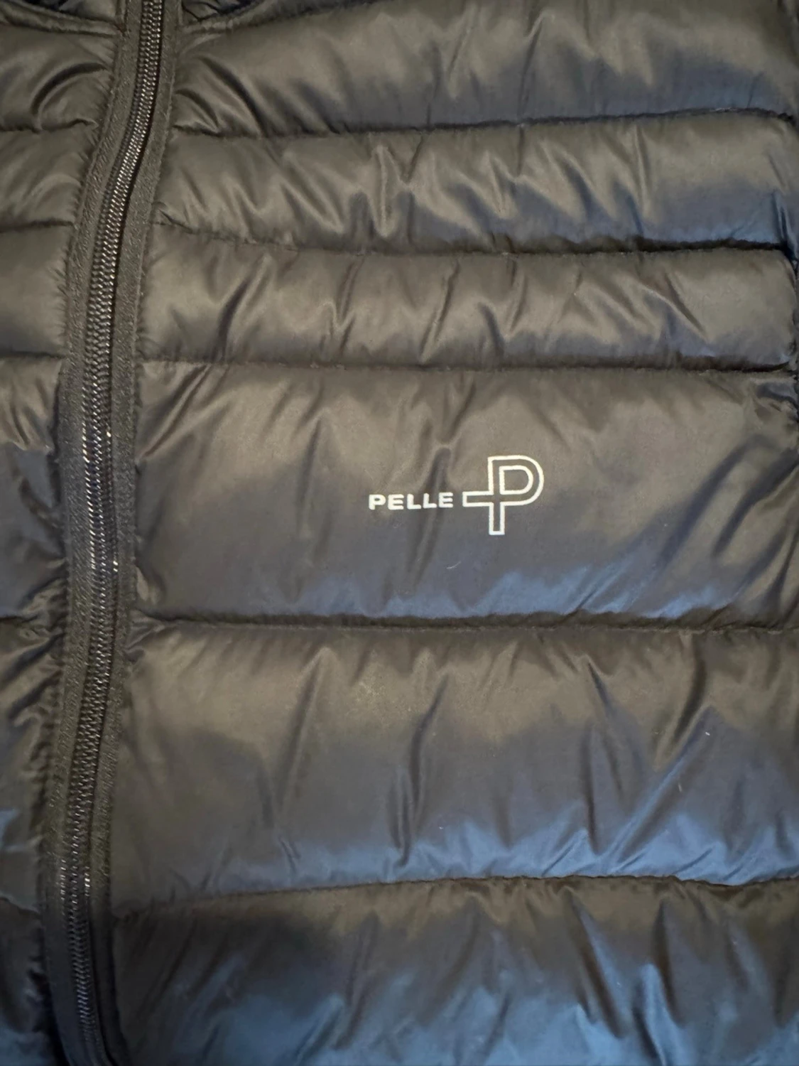 Svart dunväst från Pelle P - 1