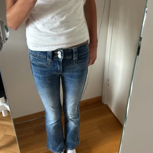 Bootcut jeans  - Bra skick och väldigt fina jeans! Jag säljer dem för att de är för små💓