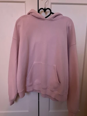 Ljusrosa hoodie - Mysig ljusrosa hoodie!