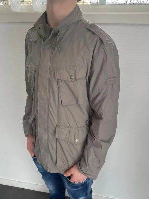 Woolrich field jacka - Woolrich field jacka herr| pris:1299kr| storlek: XL| skick:9/10| hör av dig vid minsta lilla fundering eller fråga|