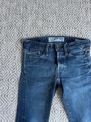 Replay jeans - Replay jeans - Modell: Waitom - Storlek: W28/L32 - skick: 9/10 - Nypris runt 2000kr 