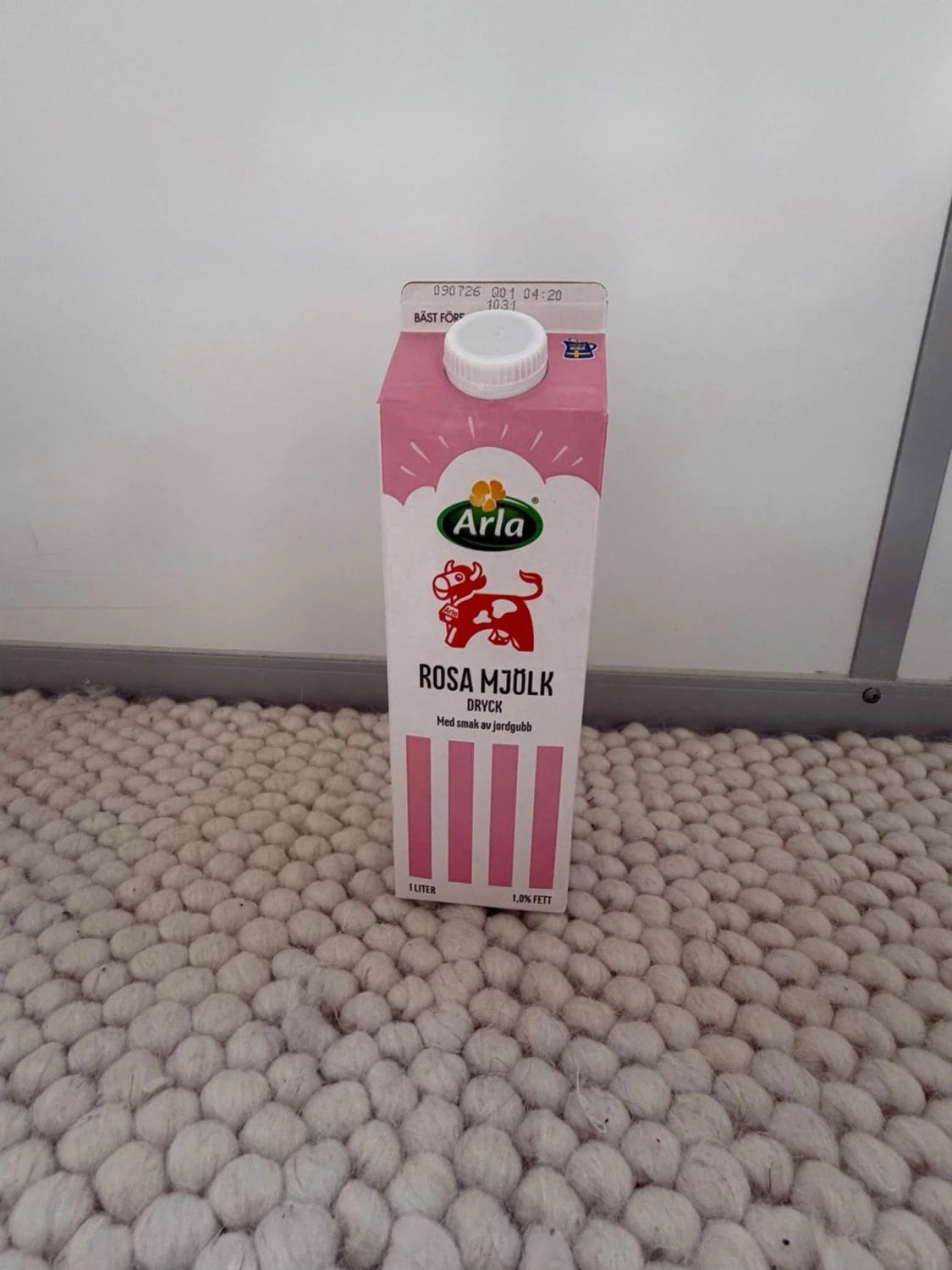 Arla Rosa Mjölk dryck jordgubb Den är tom