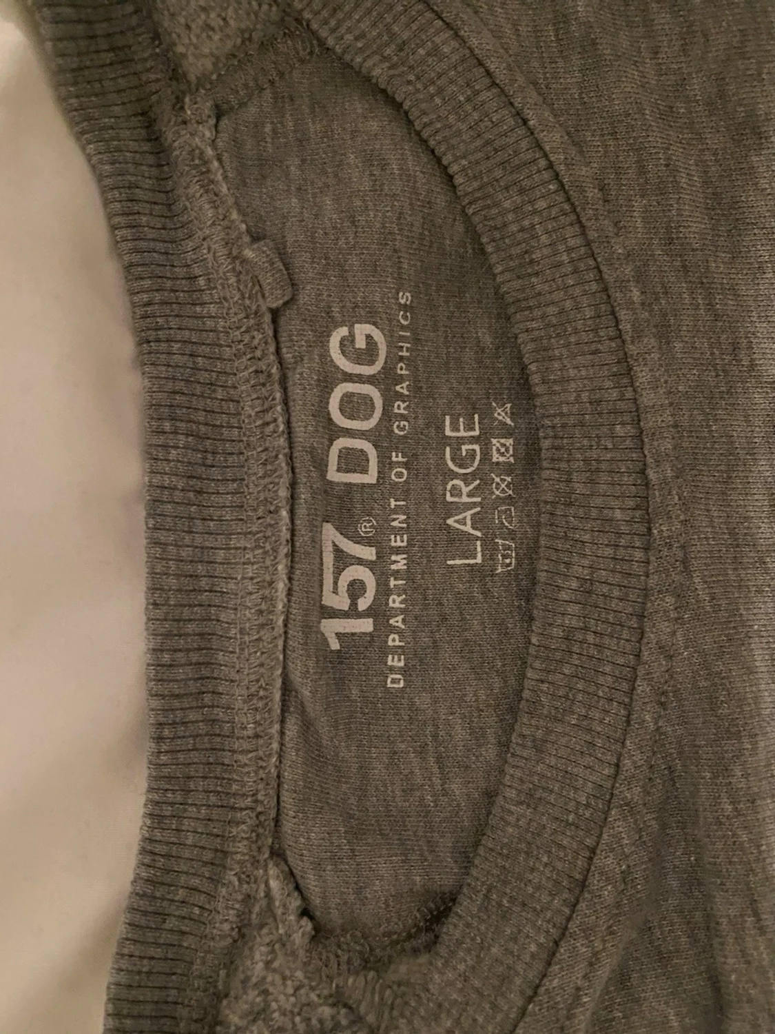 Grå sweatshirt med tryck från 157 - 3