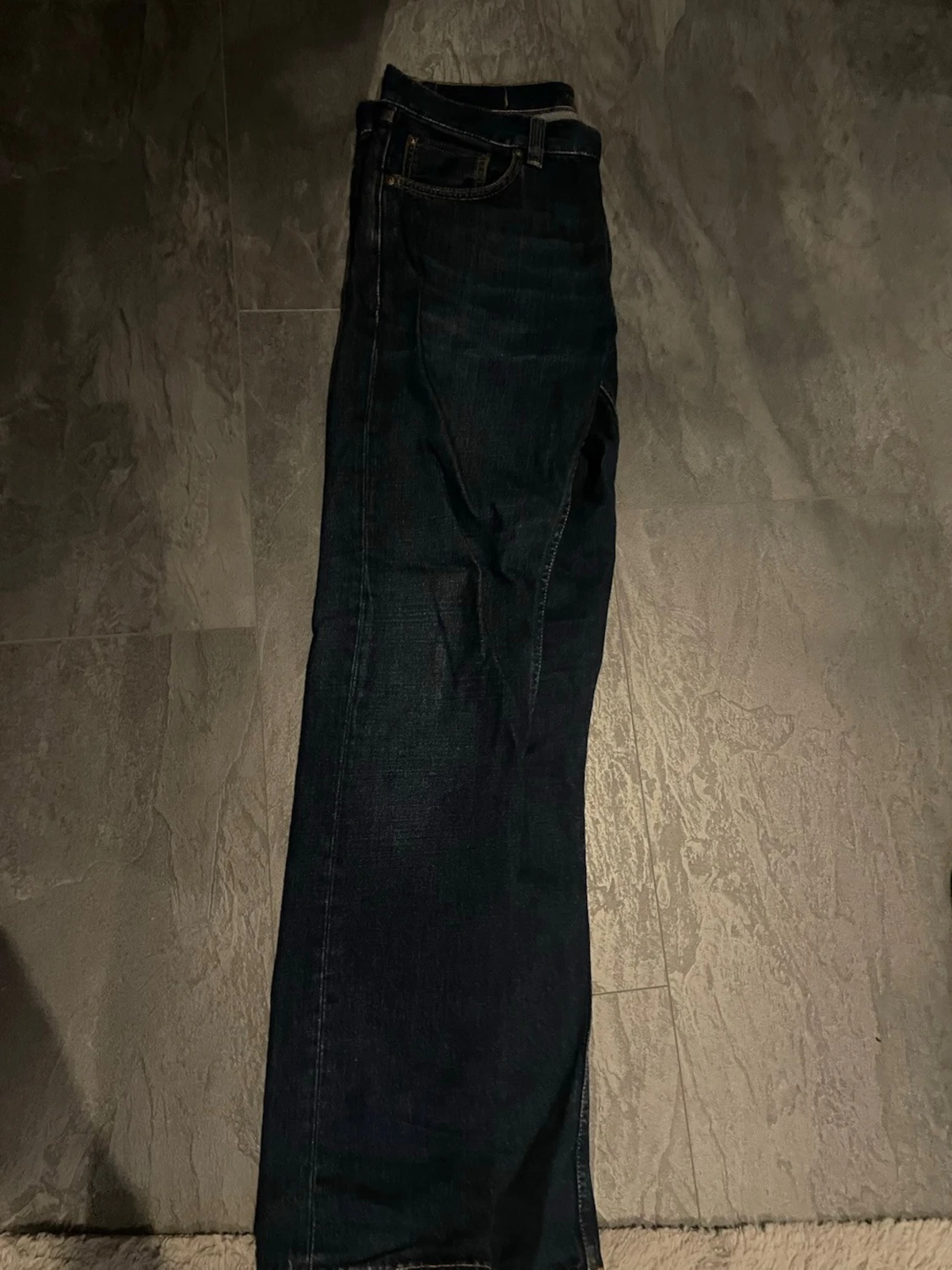 Mörkblå slim fit jeans - 1