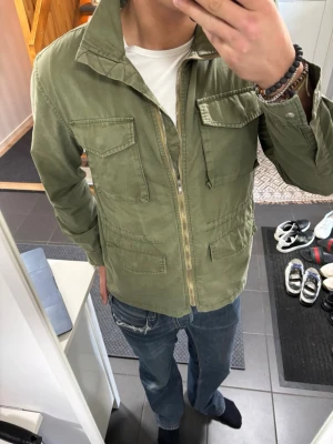 field jacket - storlek S, skick 9/10