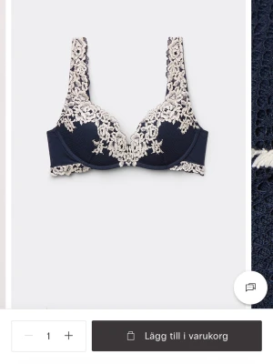 BH från intimissimi! - Säljer denna fina bhn från intimissmi! Storleken är 70B, köpte för ett tag sen men använd ett fåtal gånger! OBS: tvättar SÅKLART innan försäljning! Nypris är 559kr! Pris kan diskuteras!