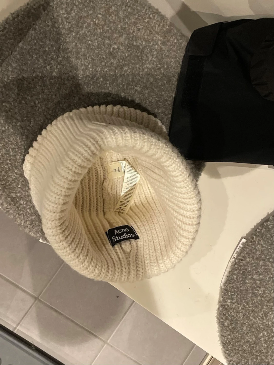 Acne mössa - 2