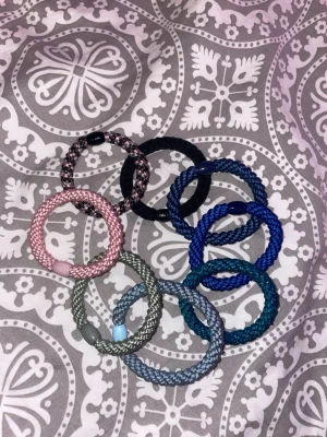 Kknekki’s  - 8st kknekkis i olika färger, går att köpa styckvis/välja själv vilka man vill ha. Vissa är äkta och vissa är inte men alla är i bra skick förutom den mittimellanblåa som har mer slitningar. Kontakta vid intresse 💞