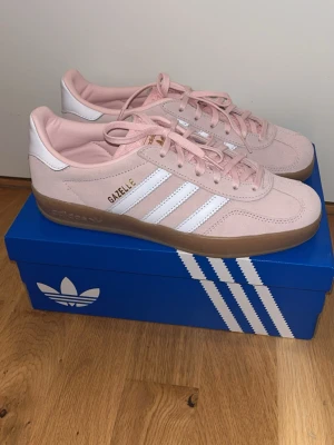 Adidas Gazelle skor rosa - Rosa Adidas Gazelle skor i storlek 38 2/3💞 Helt nya och oanvända
