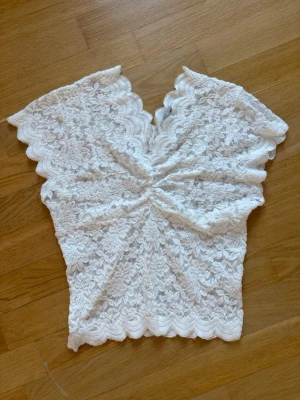 Spetstopp - Helt ny oanvänd spetstopp från Designbysi. 