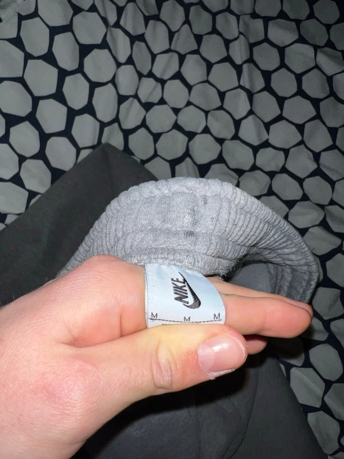 Gråa mjukisbyxor från Nike - 2