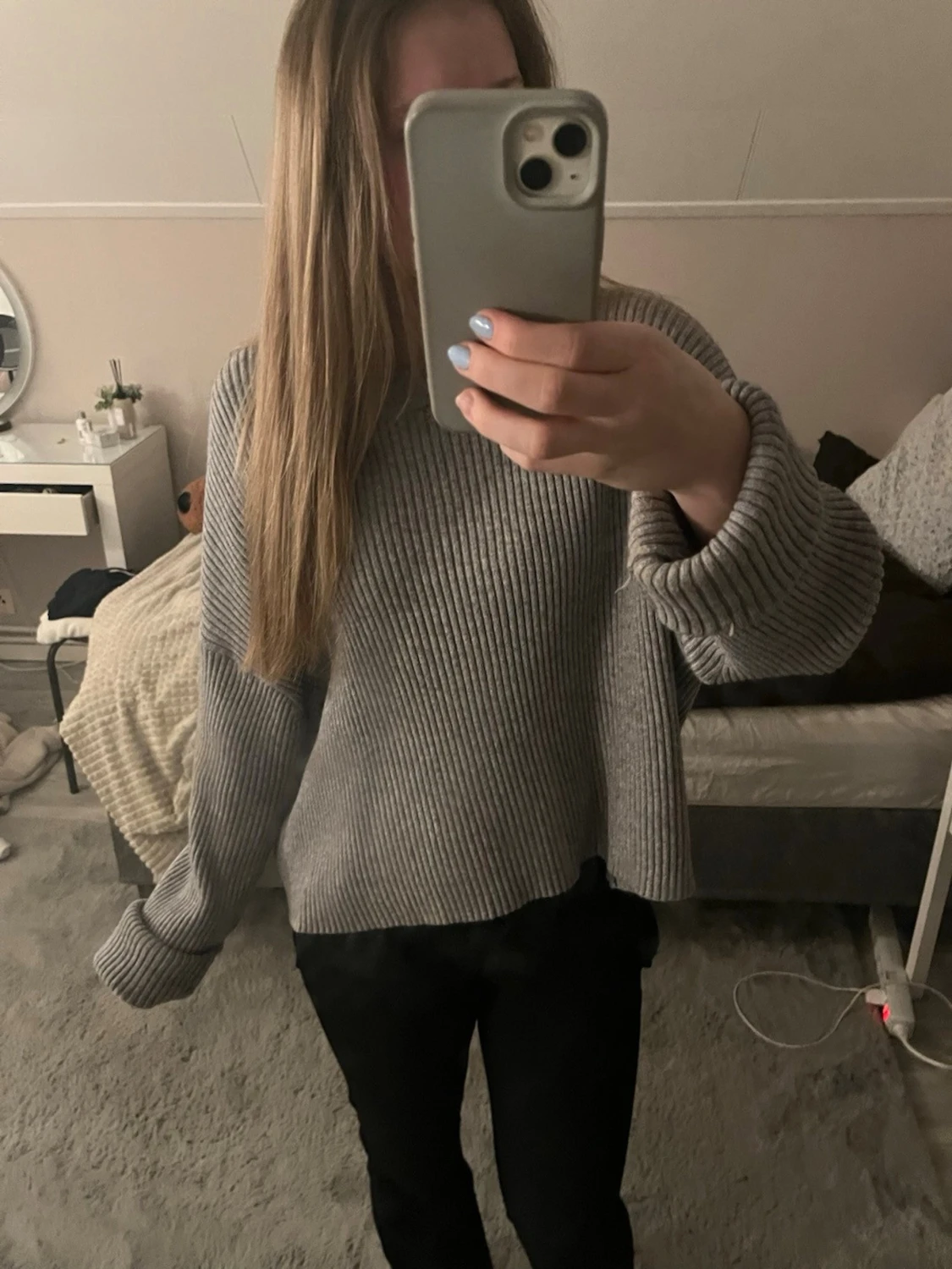 Grå ribbstickad oversized tröja 