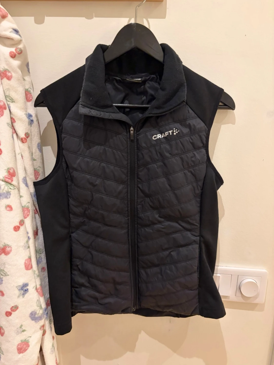 Svart dunväst från Craft - 1