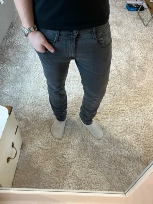 Replay jeans  - Replay Jeans | skick 9/10 | Storlek 31/32 | Pris - 549kr | Modellen är ca 179cm lång | Hör av dig vid minsta fråga eller fundering!!