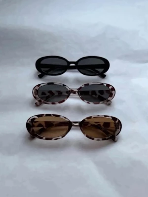 Solglasögon 3 Pack - Helt nya och oanvända. Alla 3 st medföljer för priset