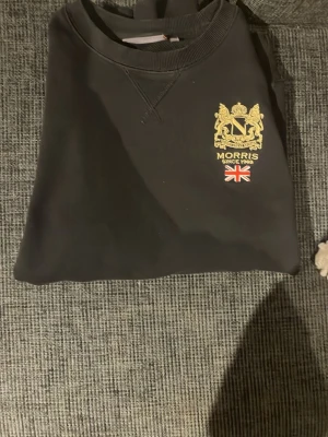 Svart Morris tröja  - Svart Morris tröja. Använd fåtal gånger storlek S, funkar på m