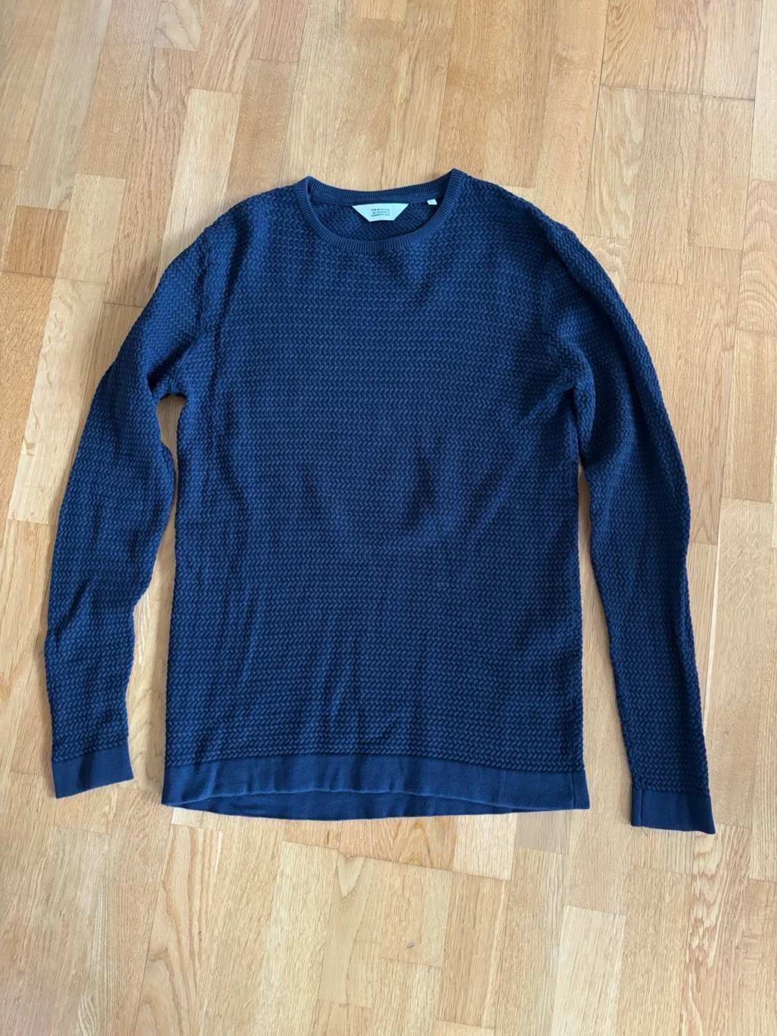 Mörkblå stickad tröja !SOLID