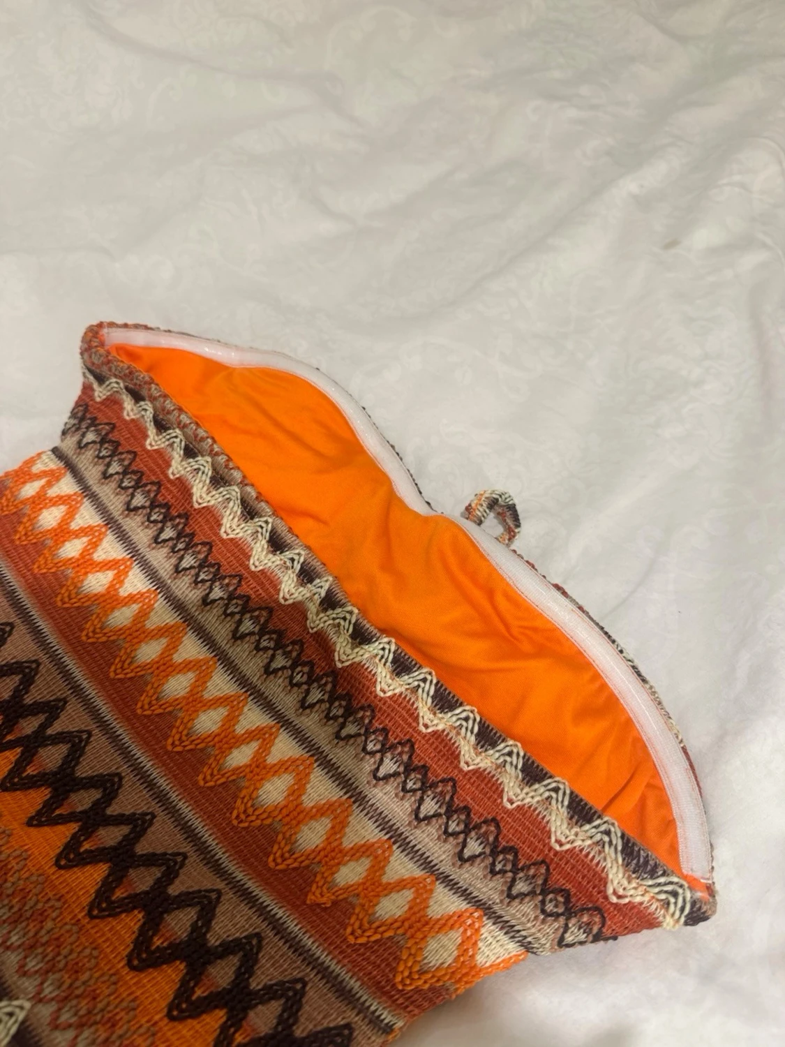 Mönstrad långklänning i orange toner - 3