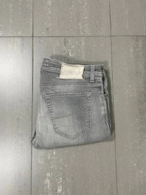 Jacob Cohën Jeans  - Säljer nu dessa Jacob Cohen Jeans i modell 688, skriv för fler bilder/frågor🙌🏼 