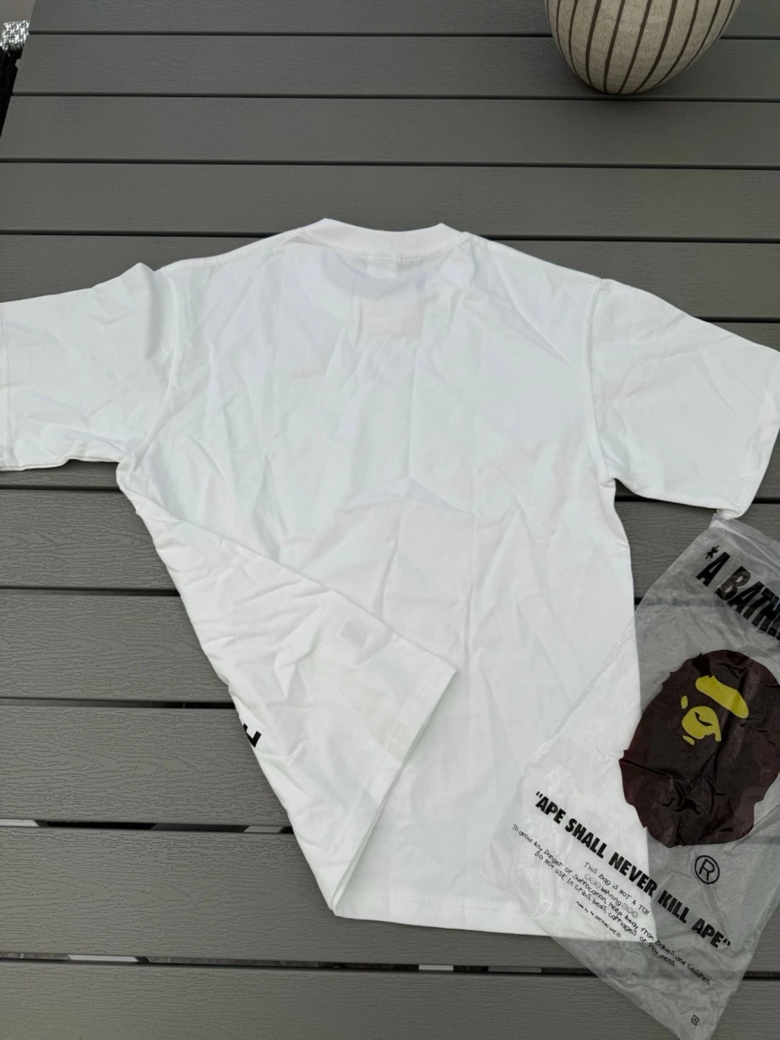 Vit BAPE t-shirt med rutig logga - 3