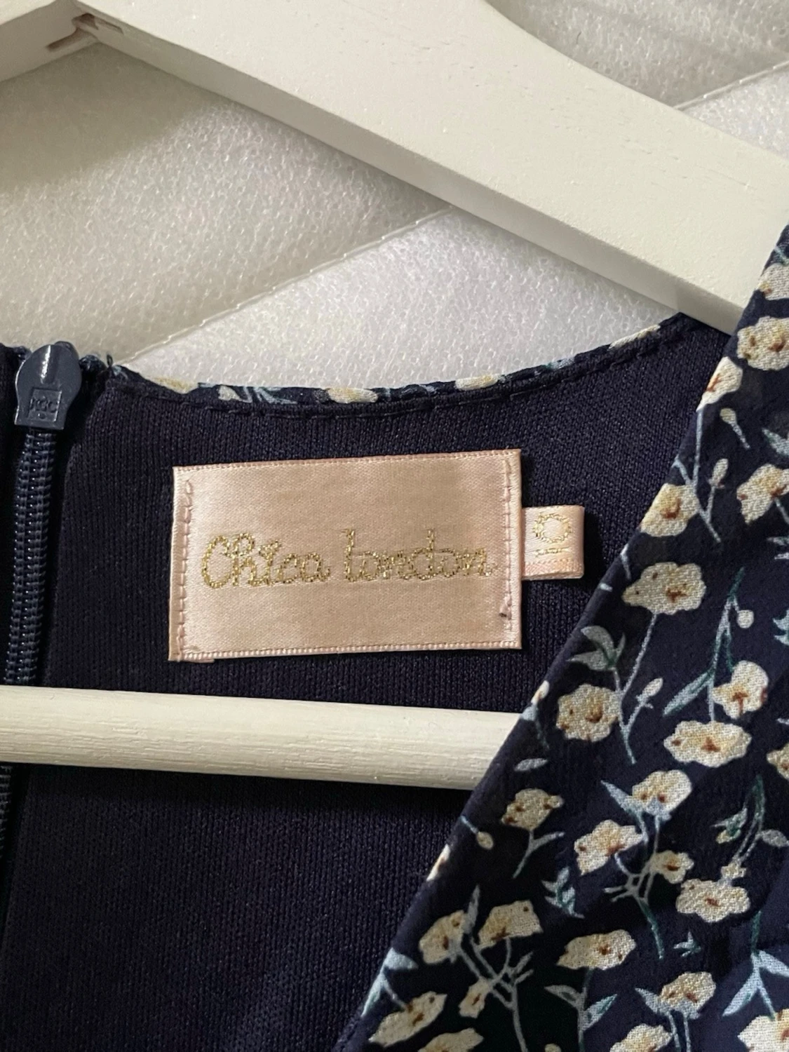 Blommig blå klänning från Gina Tricot - 2