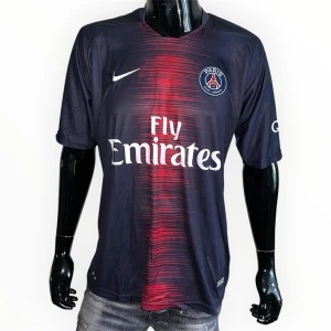 PSG Tröja Mbappe#7 Strl L - Helt ny, högkvalitativ replika Storlek: L Pris: 299 kr  Leverans: Skickas inom 24 timmar  Observera: Begränsat antal i lager – först till kvarn gäller  