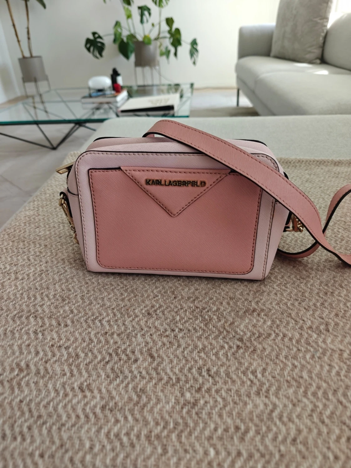 Rosa crossbody från Karl Lagerfeld - 2