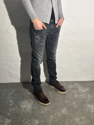 Replay jeans  - Ett par riktigt snygga byxor från Replay i storlek W36 L34 i modellen Anbbas 