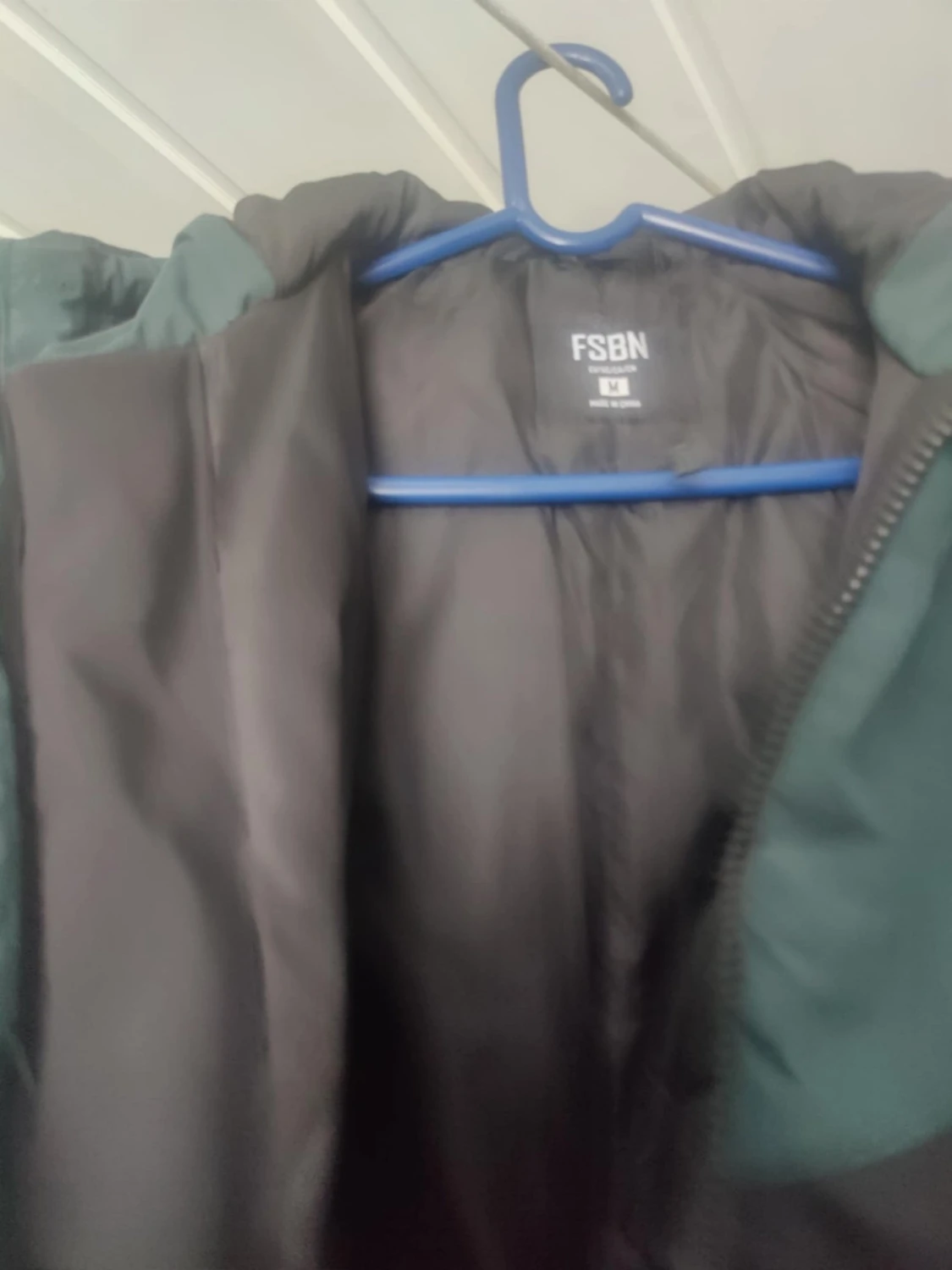 Svart och mörkgrön vindjacka med huva - 6