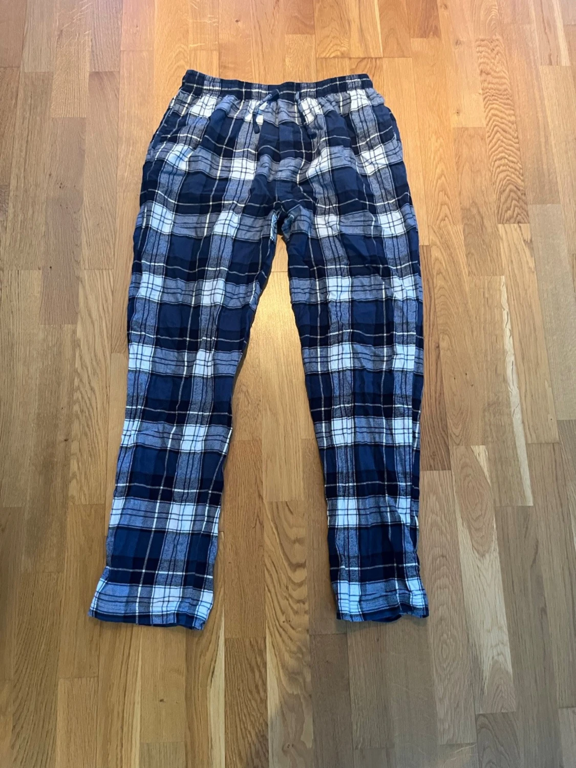 Fyra rutiga pyjamasbyxor i bomull - 4