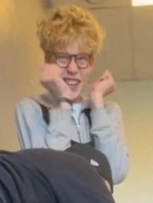 Snygg e-tjej emil - Snygg och fin emil emil är en mycket ambitiös person enom gaming. Och ni vill köpa emil eller hans speciella tjenater hör av er❤️🦶