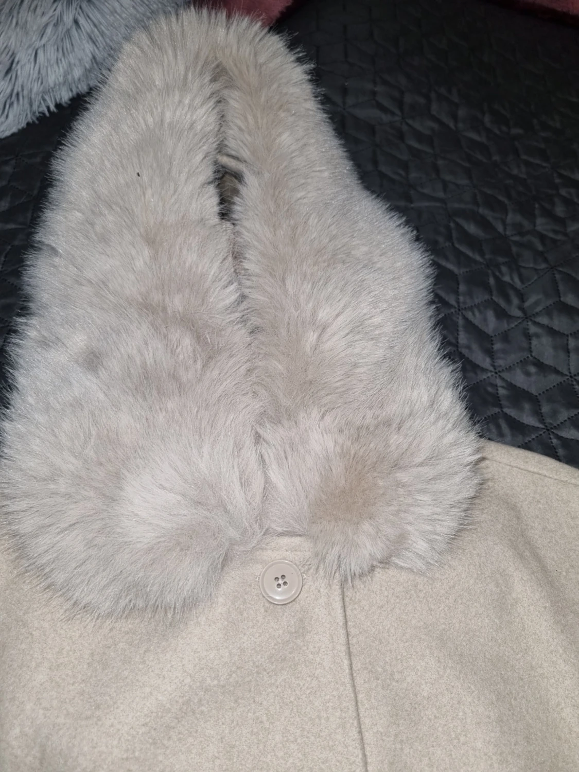 Beige kappa med fuskpäls - 6