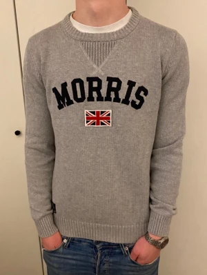 Grå stickad tröja från Morris - Tja! Säljer denna riktigt snygga tröja ifrån Morris | Storlek S | Jag på bilden är 183! | Hör av er vid minsta lilla fundering 🙌