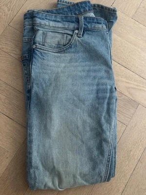 Jeans | Neuw Stockholm  - Jeans ljusblåa perfekta till sommaren | 30:30 storlek | Regular fit