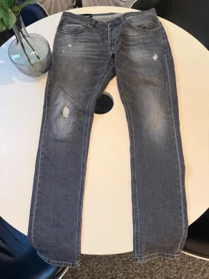 Dondup jeans - Nya dondup jeans. Storlek 34. Lapp tillkommer. Inga skador eller annat.
