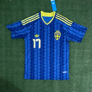 Sverige 26 VM - Gyökeres - Säljer denna riktigt snygga tröjan för ett riktigt bra pris! Skriv till om ni är intresserade eller har några funderingar kring tröjan.